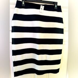 Express NWT black white cabana stripe pull in pencil skirt. Size M